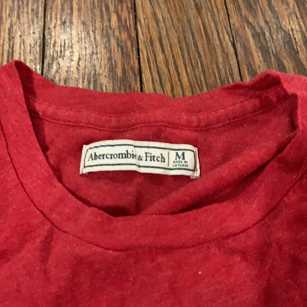Two shirts a basic t - Picture 4 of 5